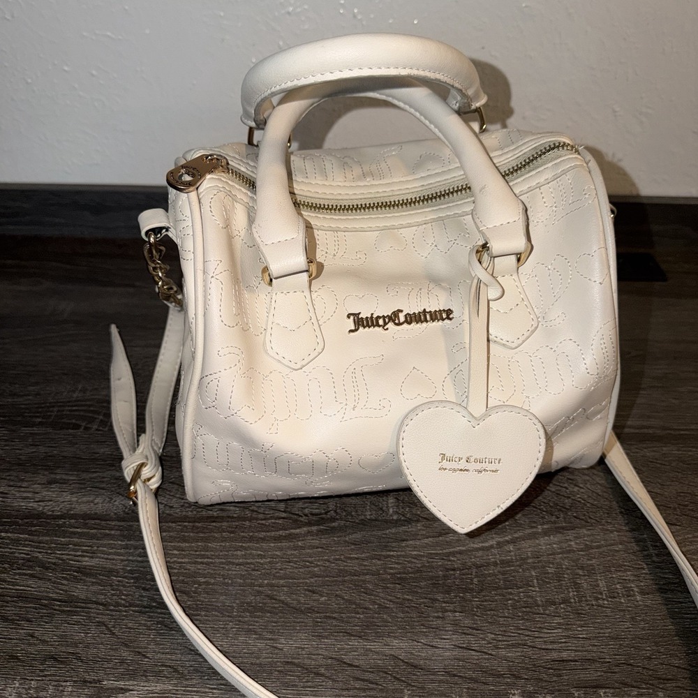 JUICY COUTURE Bag Bestseller Fame Crossbody Satchel - Ivory Cream Angel Deboss